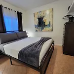 Beverlywood 2-Bedroom Suite - 5 Minutes To Rodeo Drive