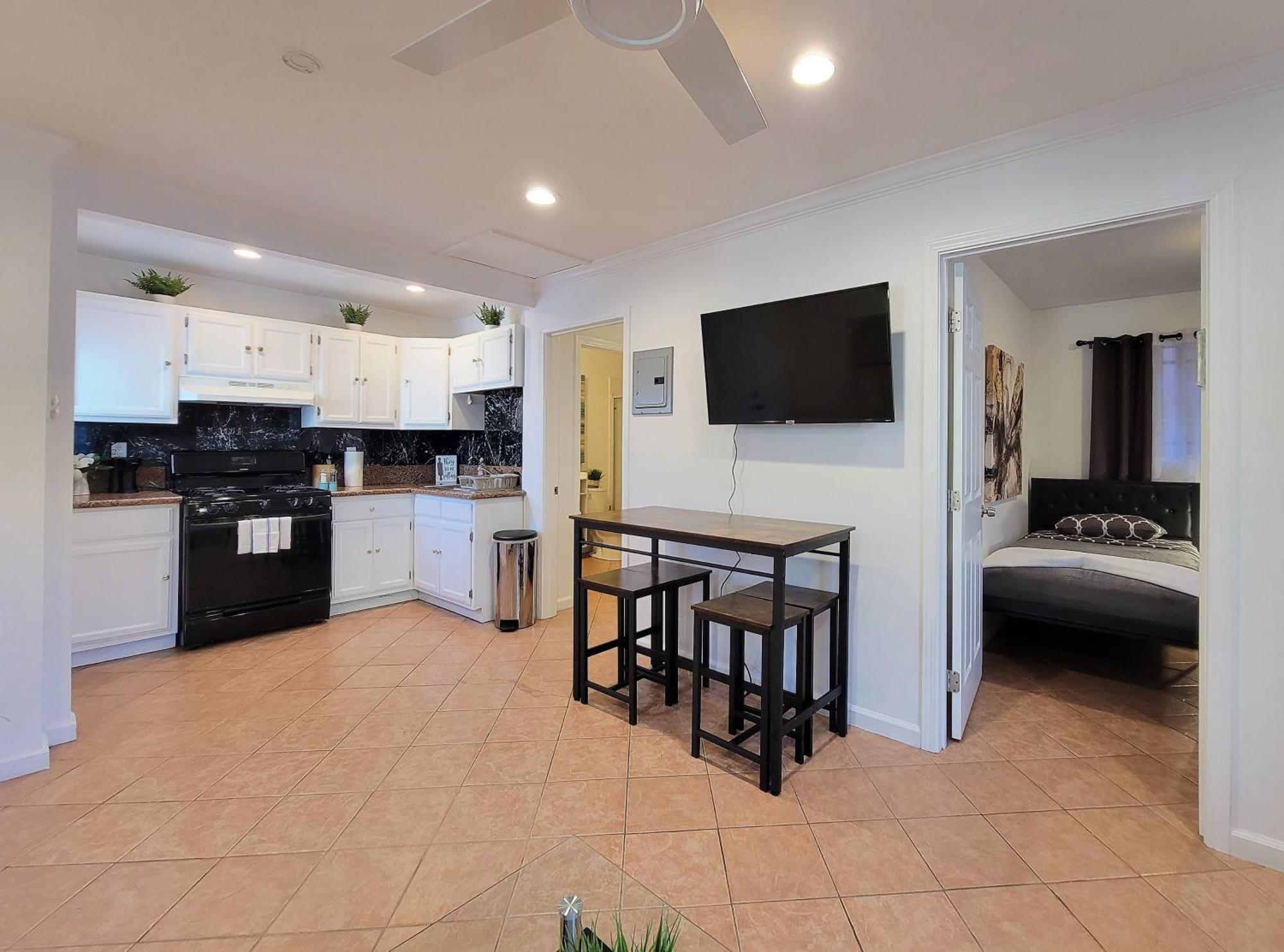 Beverlywood 2-bedroom - 5 Minutes To Rodeo Drive Appartement