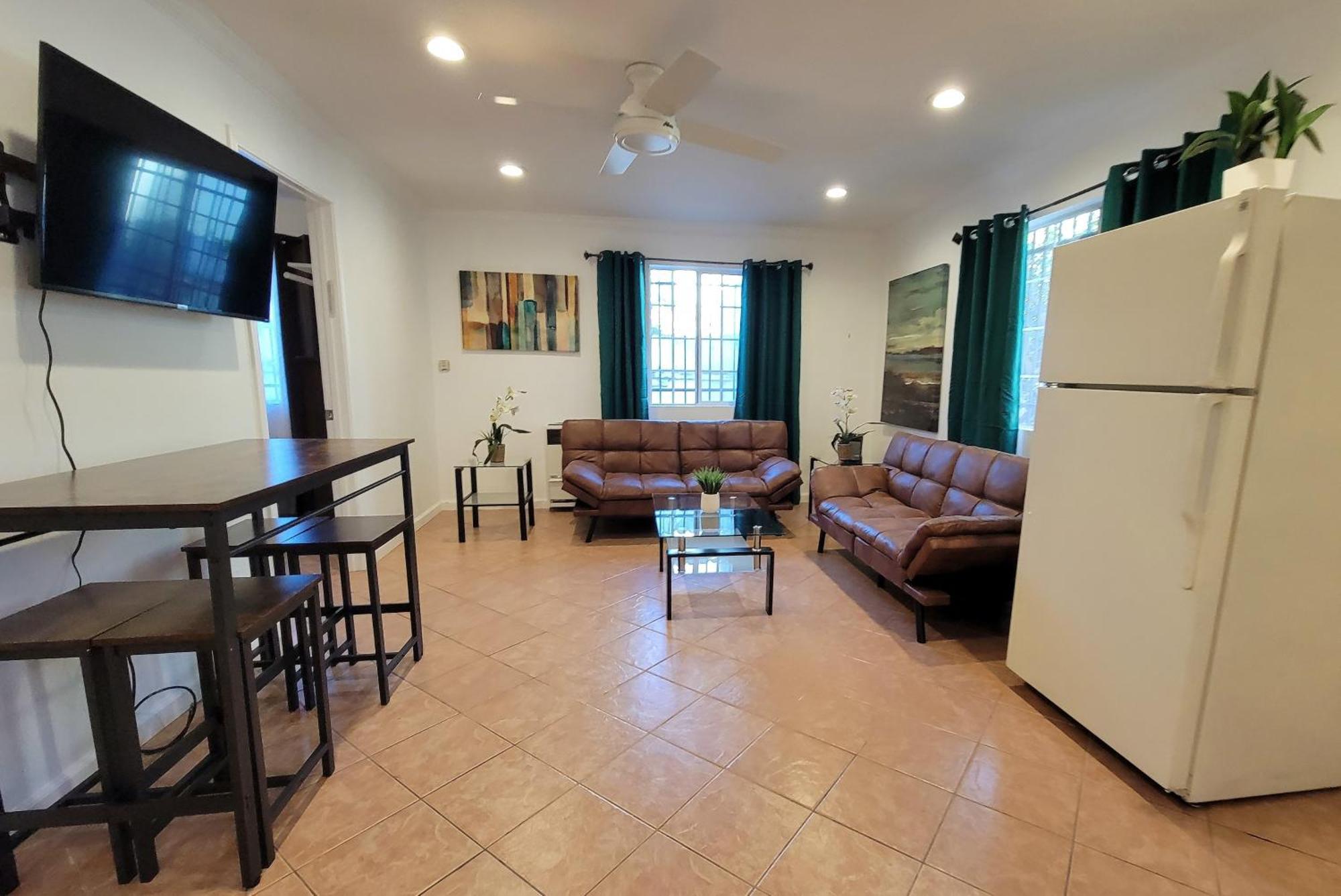 Beverlywood 2-bedroom - 5 Minutes To Rodeo Drive * Los Angeles