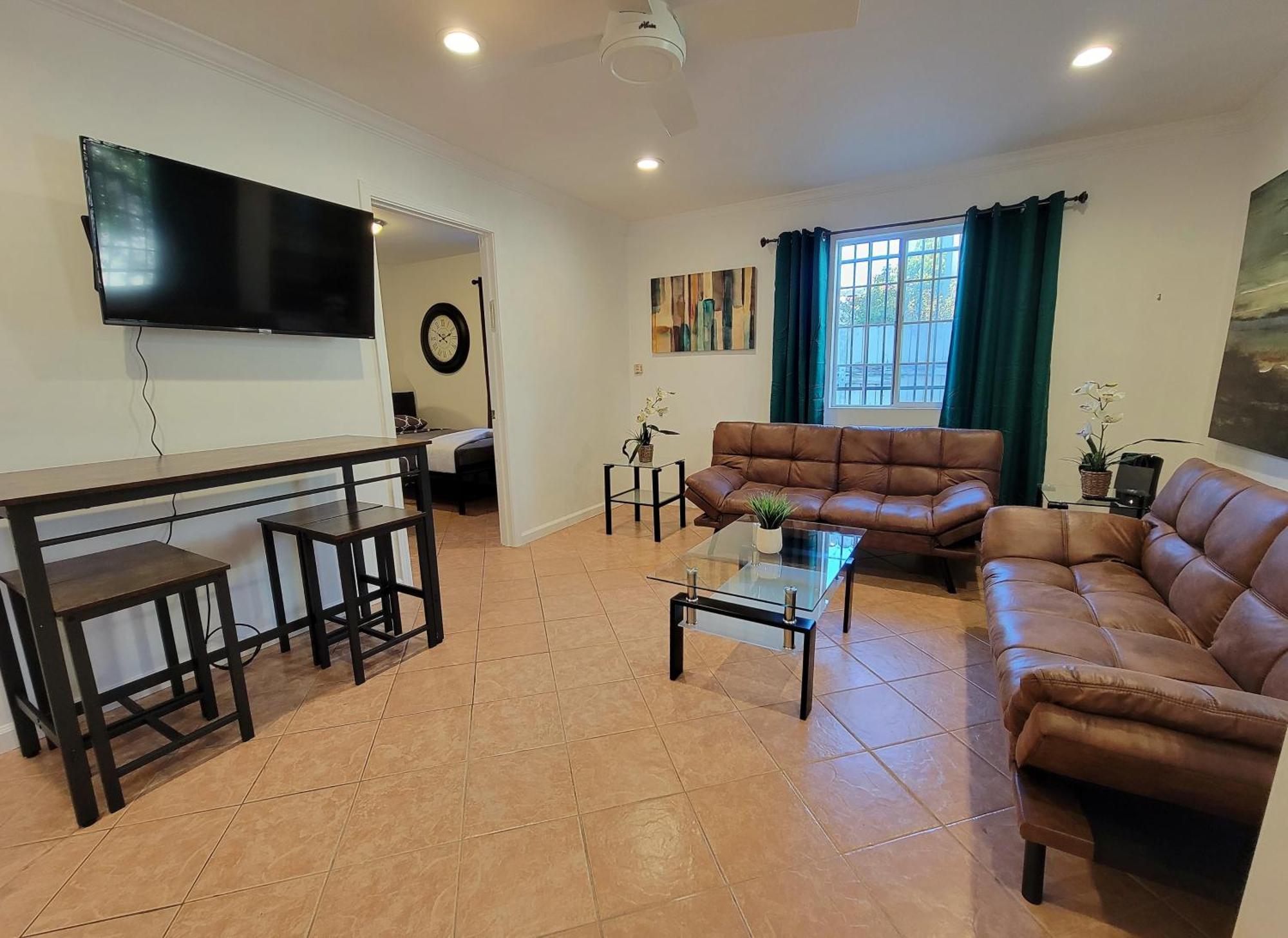 Beverlywood 2-bedroom - 5 Minutes To Rodeo Drive * Los Angeles